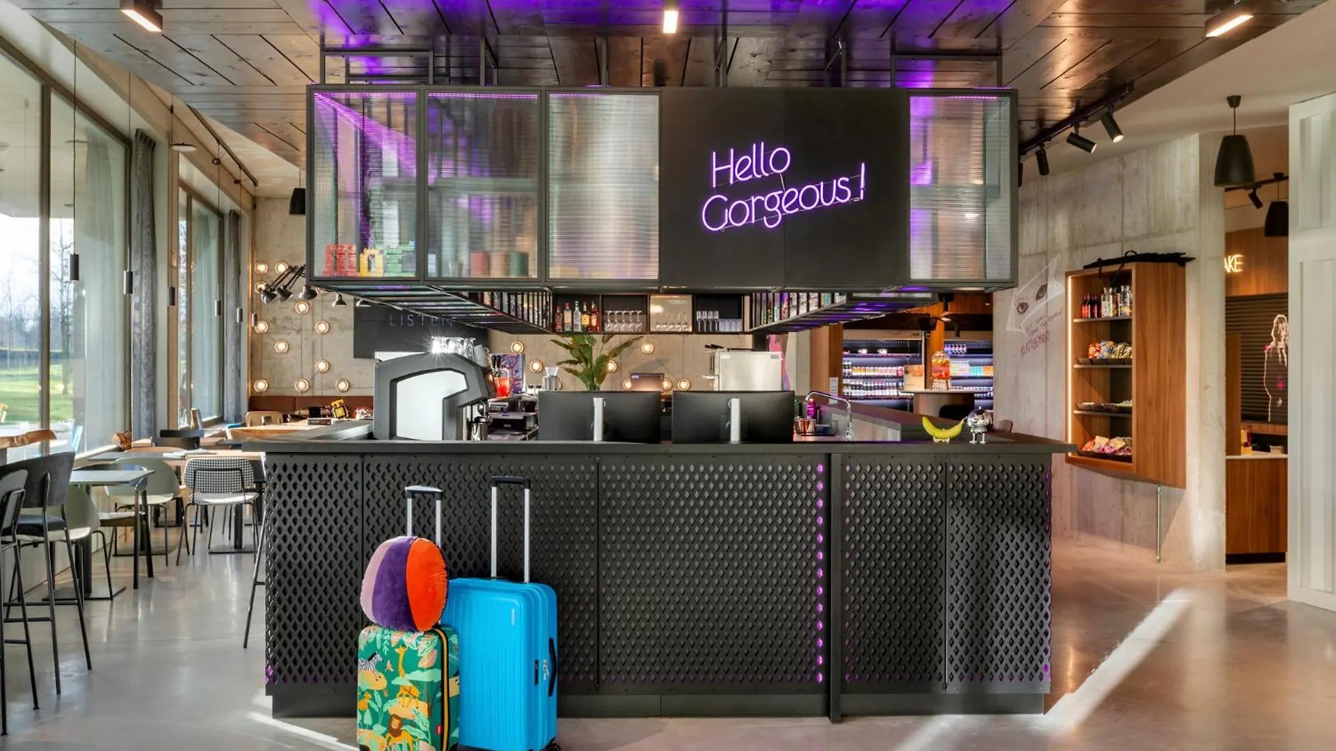 Hotel Moxy Antwerpen 0*,