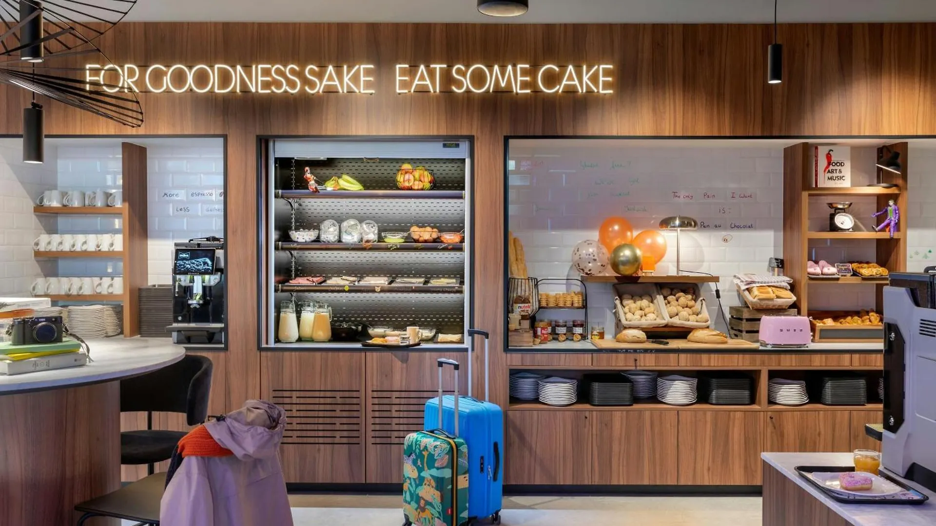 Moxy Antwerp Hotel 0*,