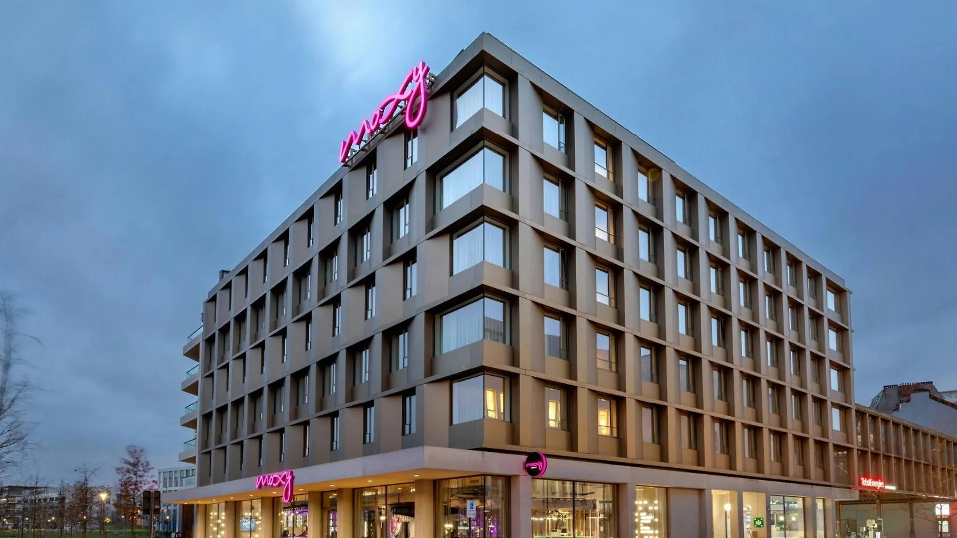 Hotel Moxy Antwerpen 0*,  Belgien